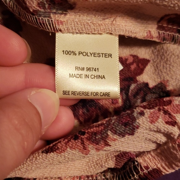 Cold shoulder Rose blouse - Picture 3 of 4